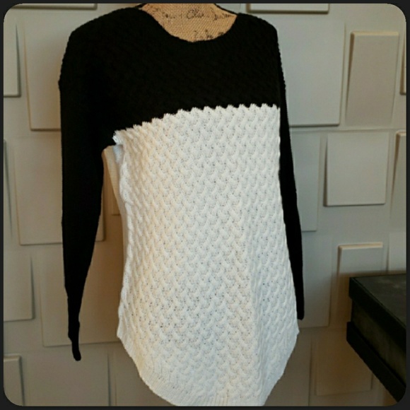 indigo Sweaters - ❤HostPick❤Indigo black cream color block sweater M